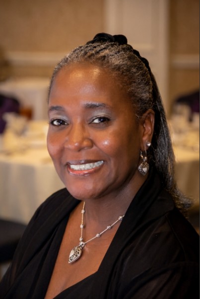 monique  debine 